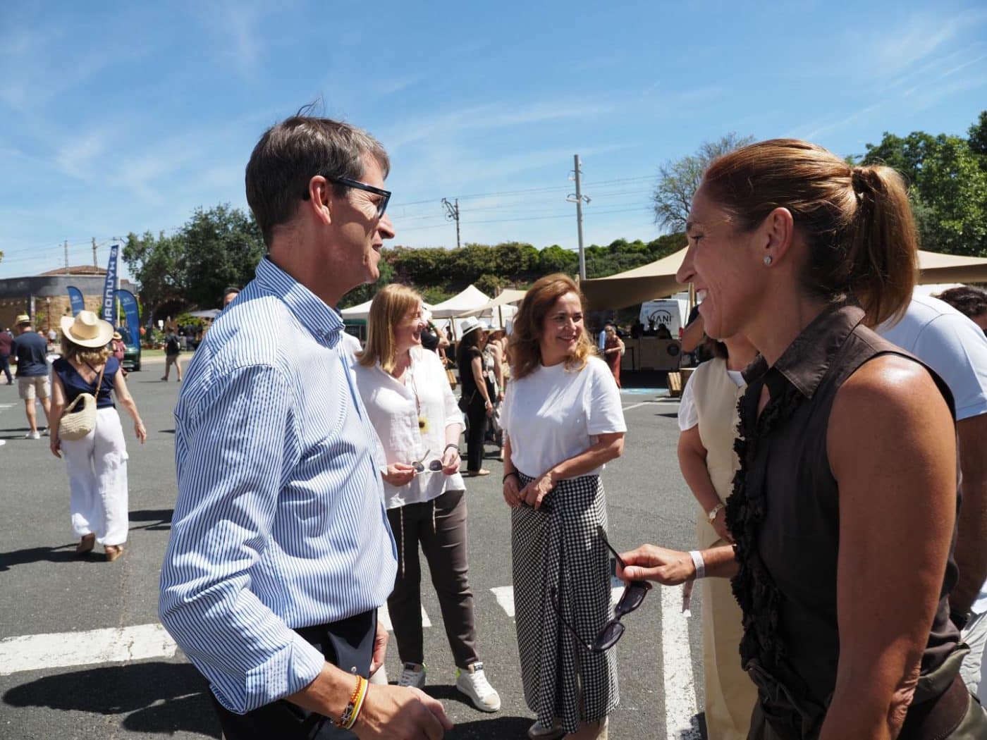 FOTOS: El Barrio de la Estación de Haro desafía al calor y celebra una multitudinaria fiesta del vino 58
