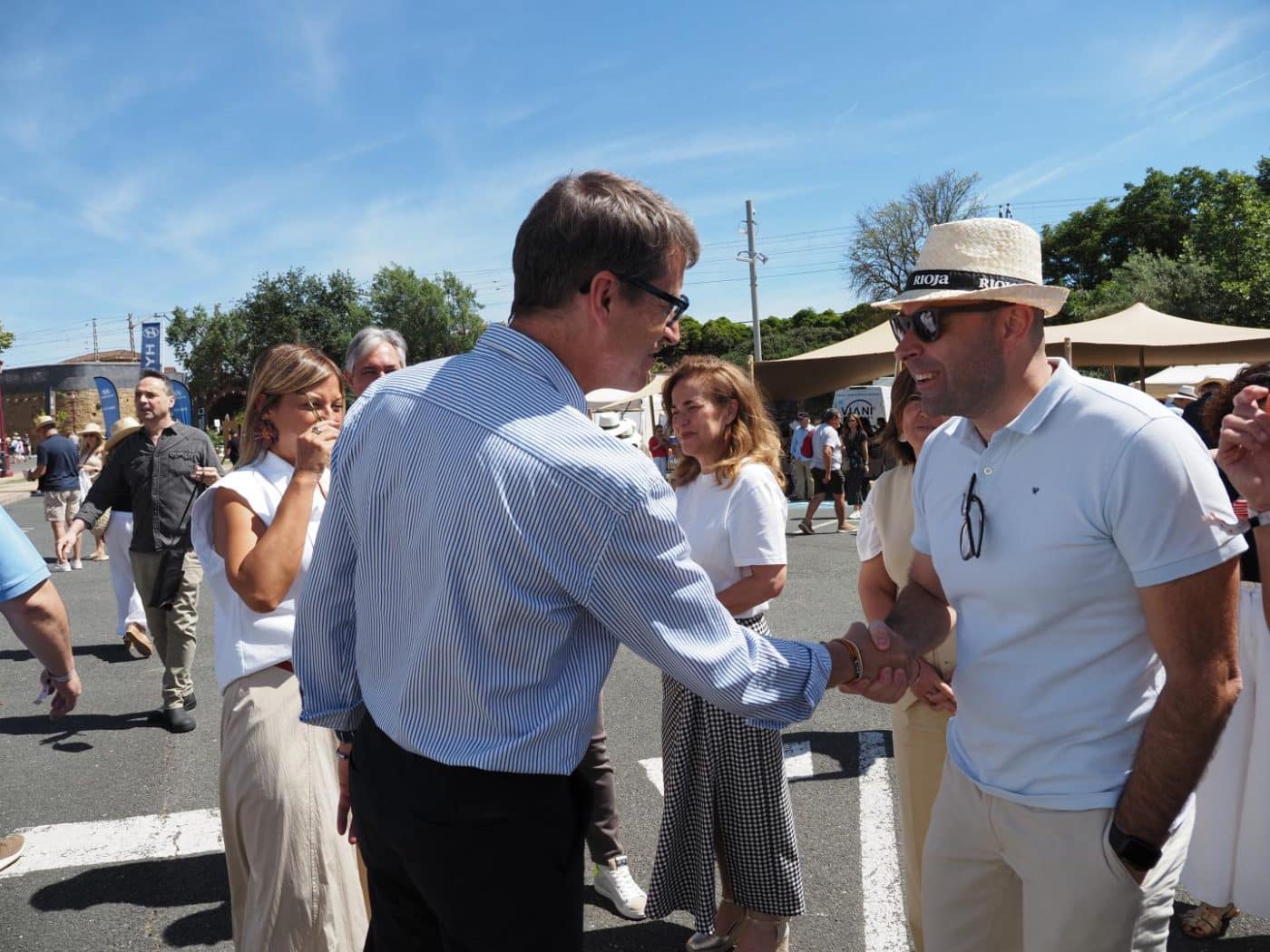 FOTOS: El Barrio de la Estación de Haro desafía al calor y celebra una multitudinaria fiesta del vino 47