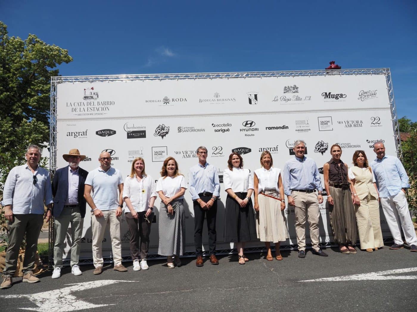 FOTOS: El Barrio de la Estación de Haro desafía al calor y celebra una multitudinaria fiesta del vino 63