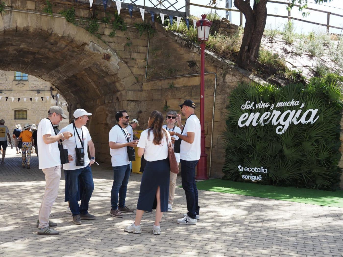 FOTOS: El Barrio de la Estación de Haro desafía al calor y celebra una multitudinaria fiesta del vino 51