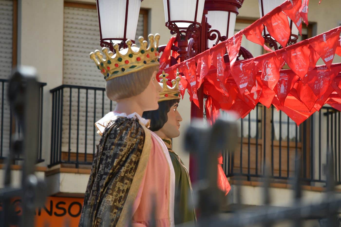 FOTOS: El encierro infantil y los gigantes y cabezudos desafían al calor en una animada mañana de fiestas en Haro 25