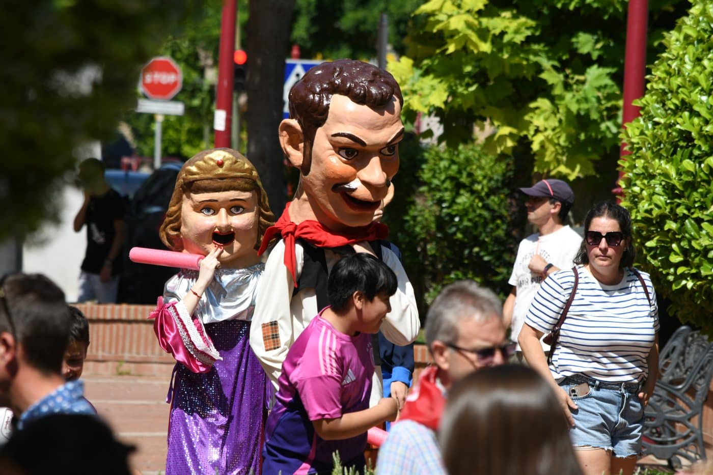 FOTOS: El encierro infantil y los gigantes y cabezudos desafían al calor en una animada mañana de fiestas en Haro 28