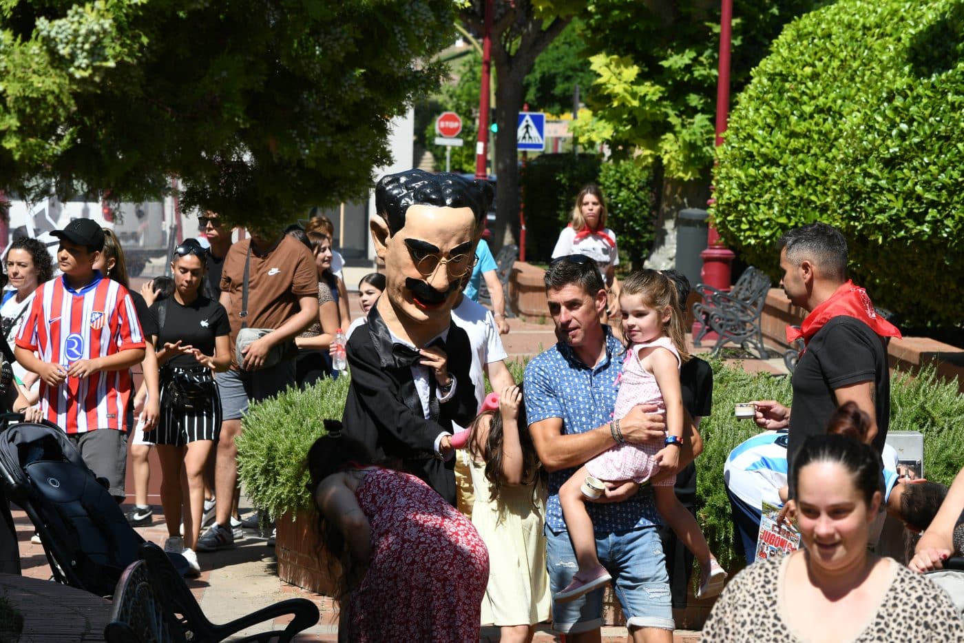 FOTOS: El encierro infantil y los gigantes y cabezudos desafían al calor en una animada mañana de fiestas en Haro 22