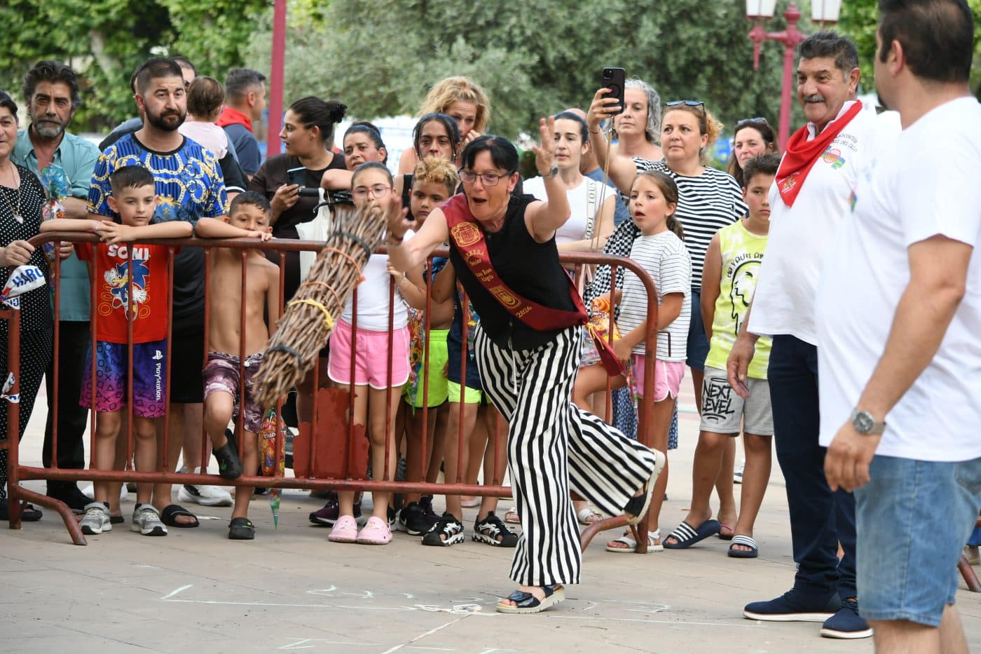 FOTOS: Haro combate el calor entre espuma, gavillas, morcilla y caracoles 54