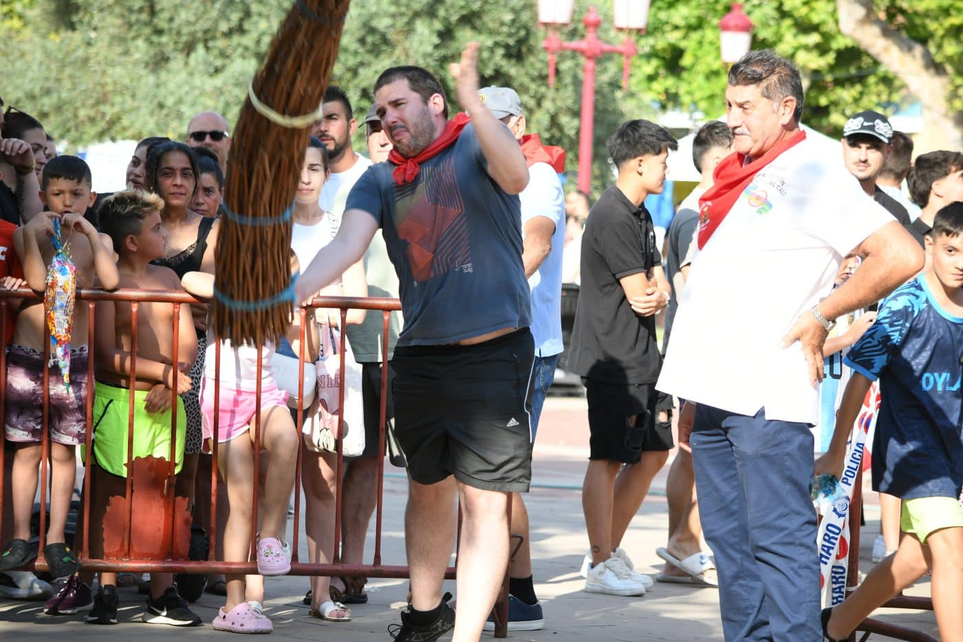 FOTOS: Haro combate el calor entre espuma, gavillas, morcilla y caracoles 51