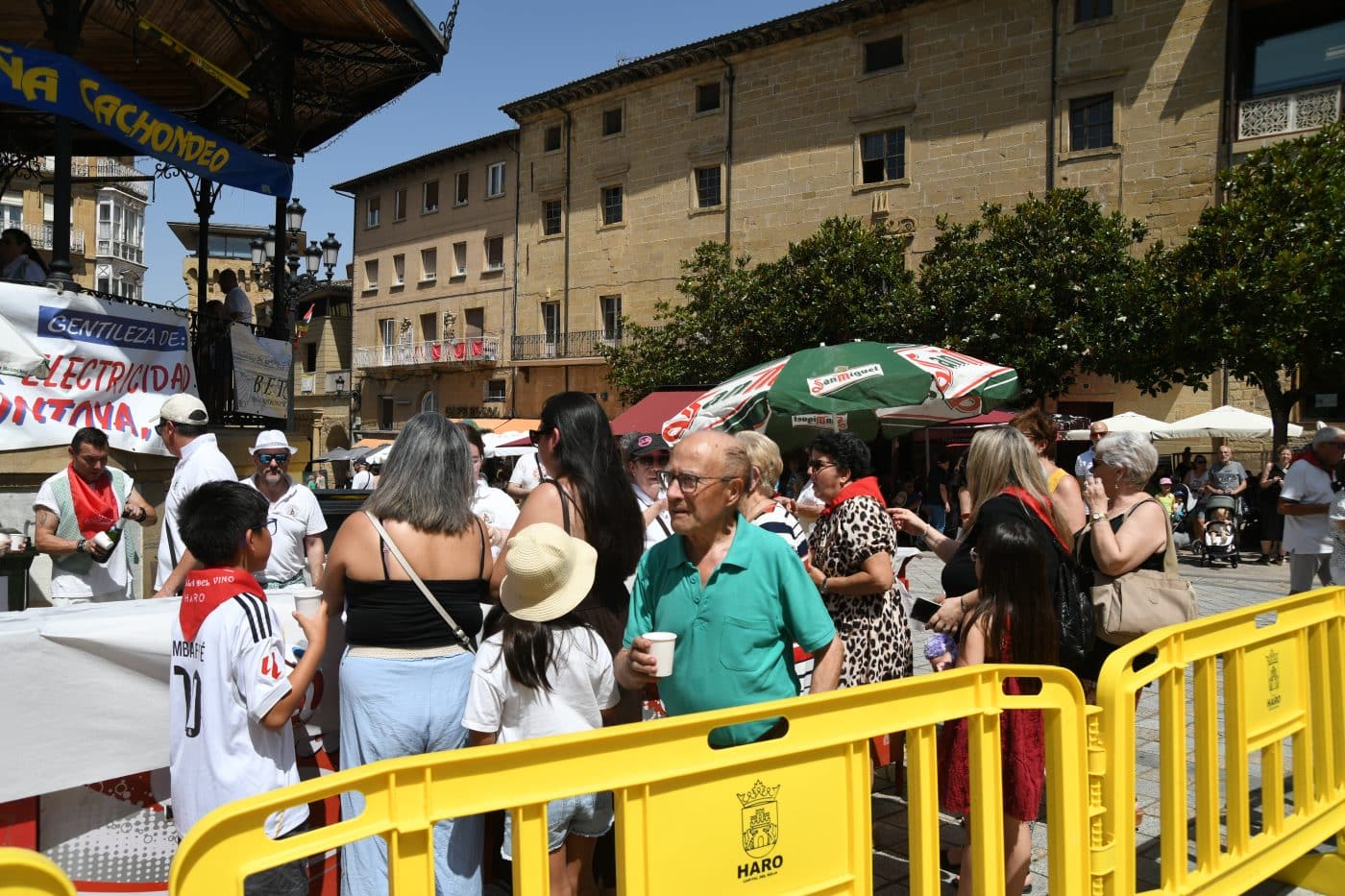 FOTOS: Haro estalla en fiestas entre homenajes, tradición y un calor sofocante 47 FOTOS: Haro estalla en fiestas entre homenajes, tradición y un calor sofocante 47