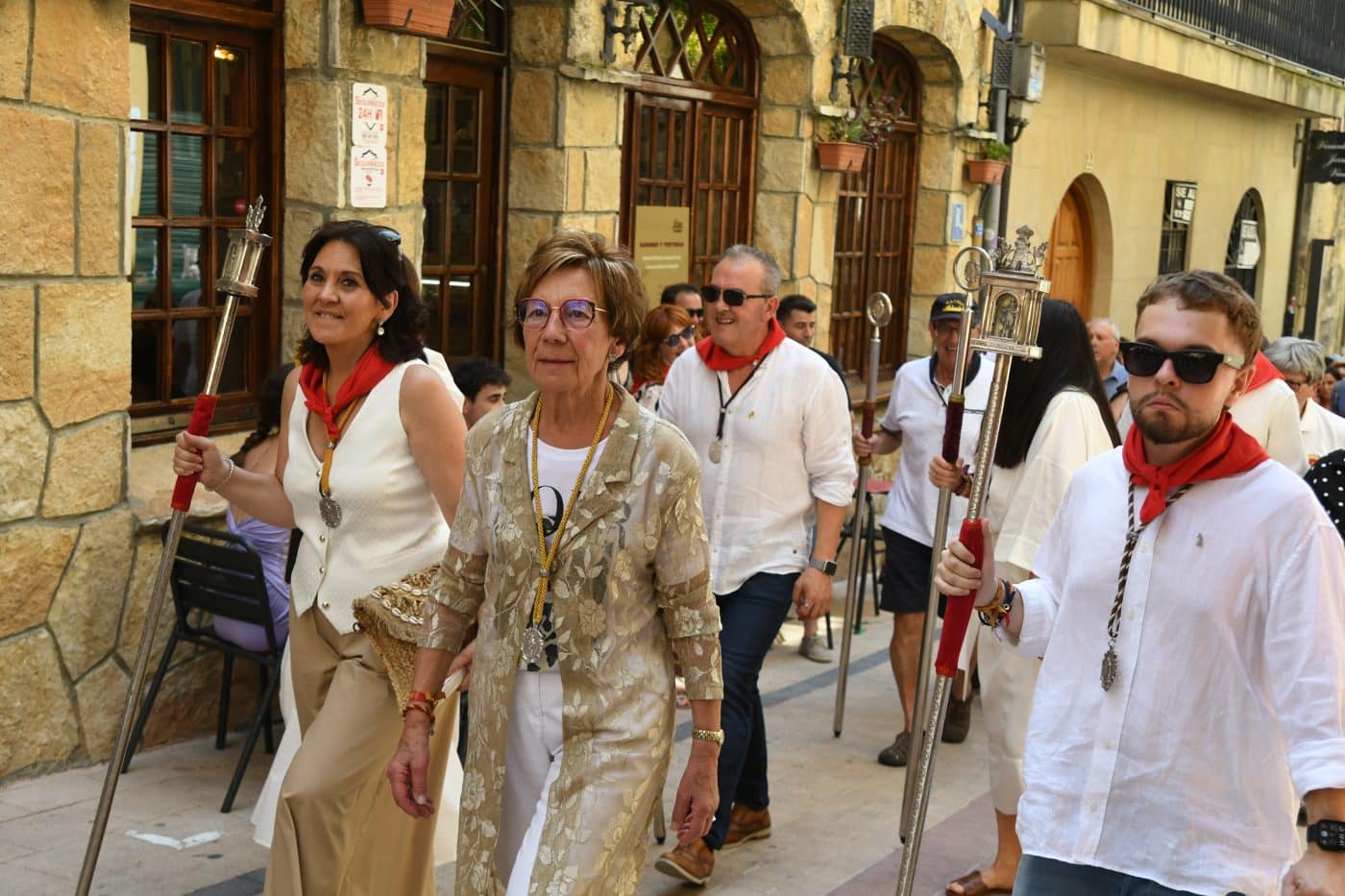 FOTOS: Haro estalla en fiestas entre homenajes, tradición y un calor sofocante 28 FOTOS: Haro estalla en fiestas entre homenajes, tradición y un calor sofocante 28
