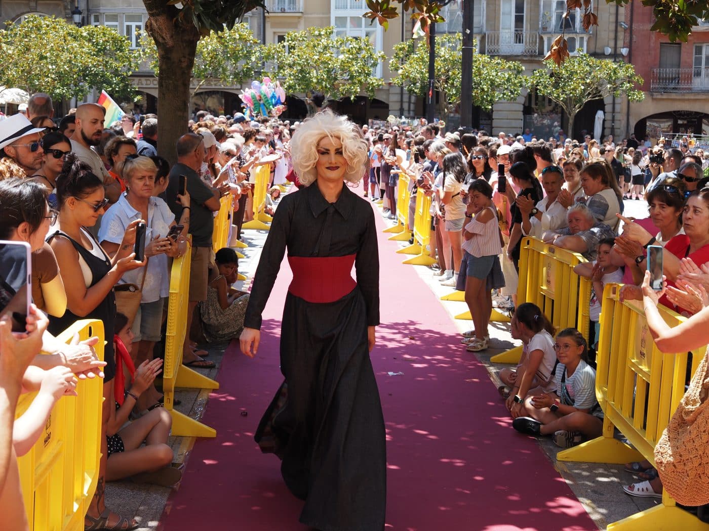 FOTOS: Haro reivindica la diversidad con una emotiva Gala del Orgullo en plena víspera de la Batalla del Vino 2