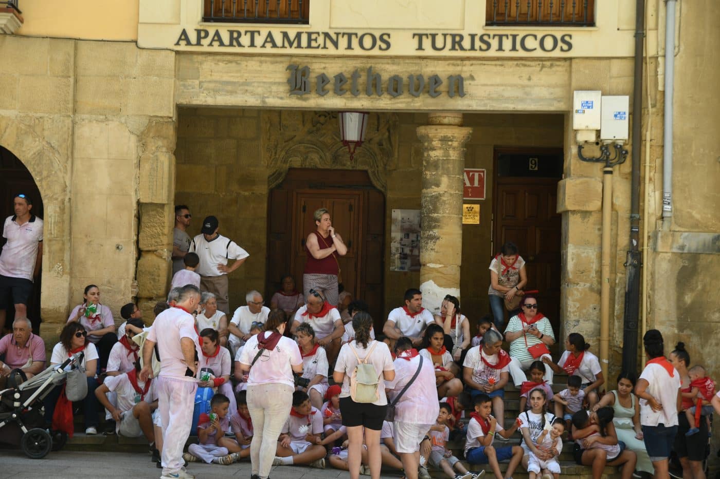 FOTOS: La Batalla del Vino Infantil conquista de nuevo a pequeños y mayores en Haro 75