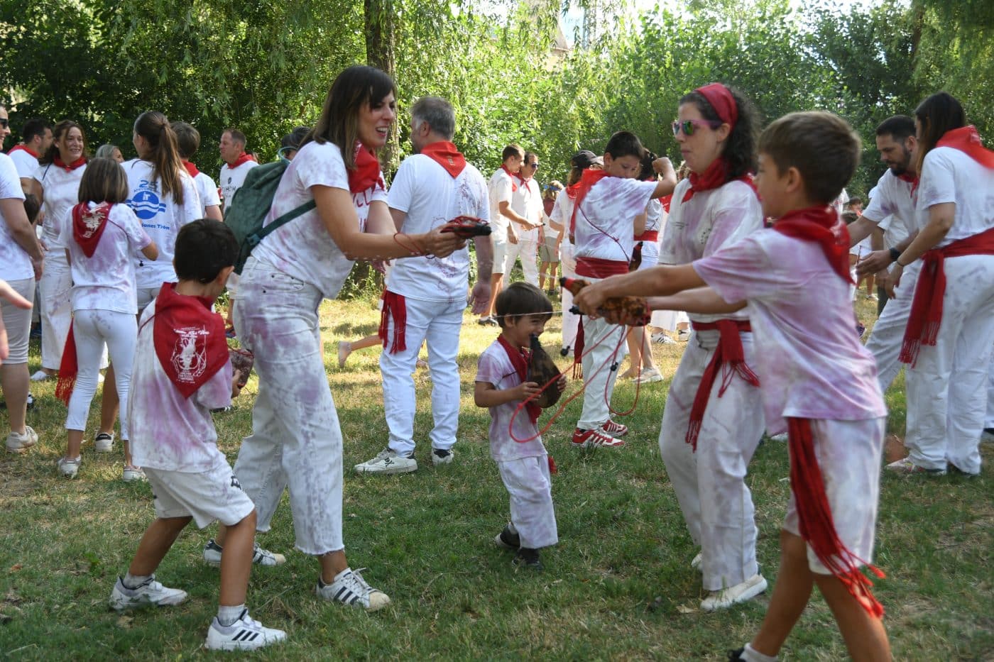 FOTOS: La Batalla del Vino Infantil conquista de nuevo a pequeños y mayores en Haro 55