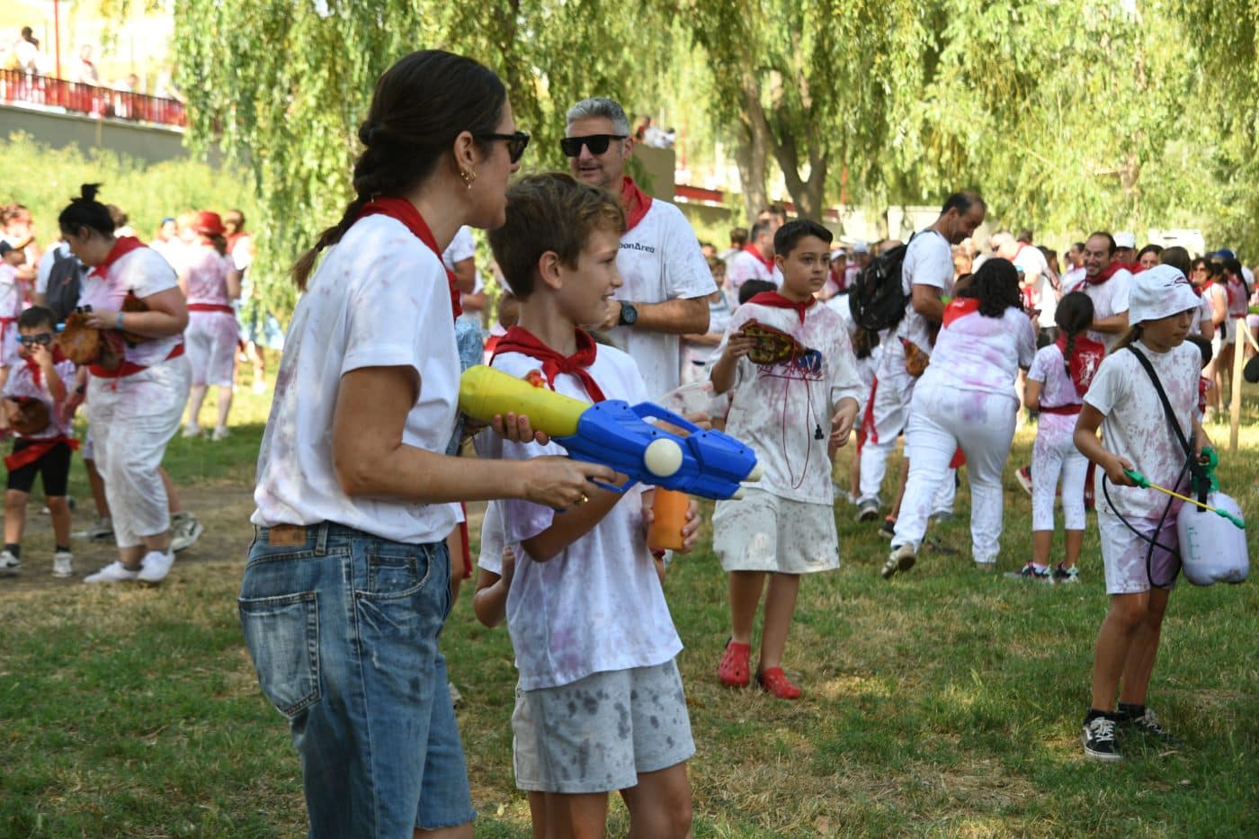 FOTOS: La Batalla del Vino Infantil conquista de nuevo a pequeños y mayores en Haro 52
