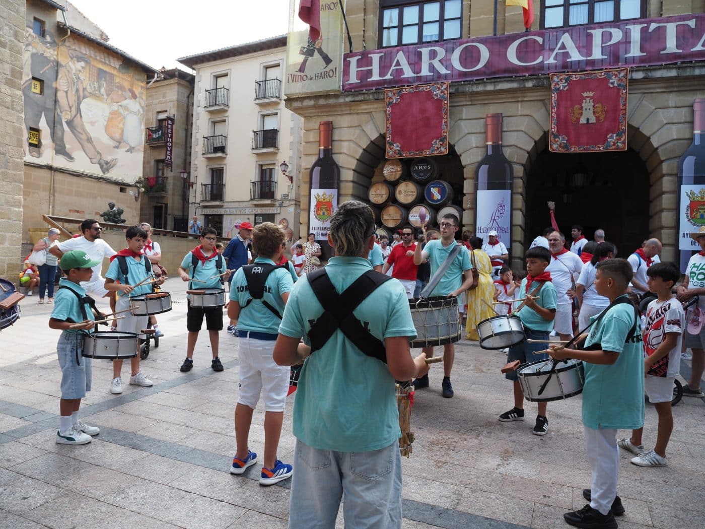FOTOS: La Batalla del Vino Infantil conquista de nuevo a pequeños y mayores en Haro 11