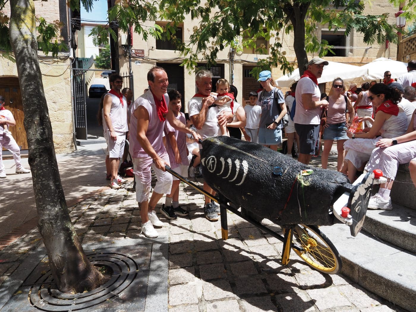 FOTOS: La Batalla del Vino Infantil conquista de nuevo a pequeños y mayores en Haro 98