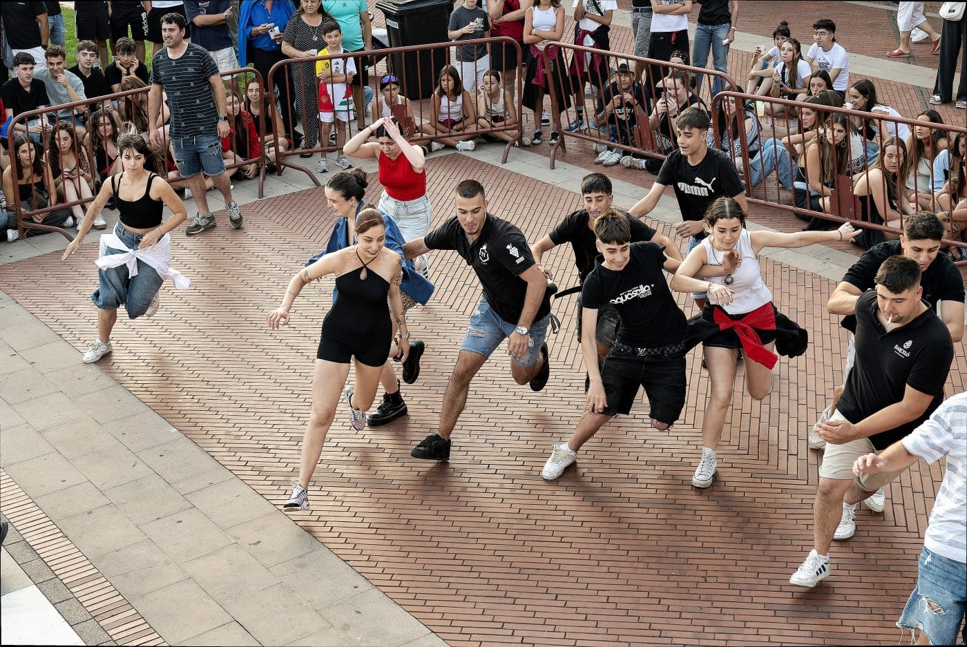 FOTOS: La Sanjuanada endulza y anima el arranque de las fiestas en Haro 3 FOTOS: La Sanjuanada endulza y anima el arranque de las fiestas en Haro 3