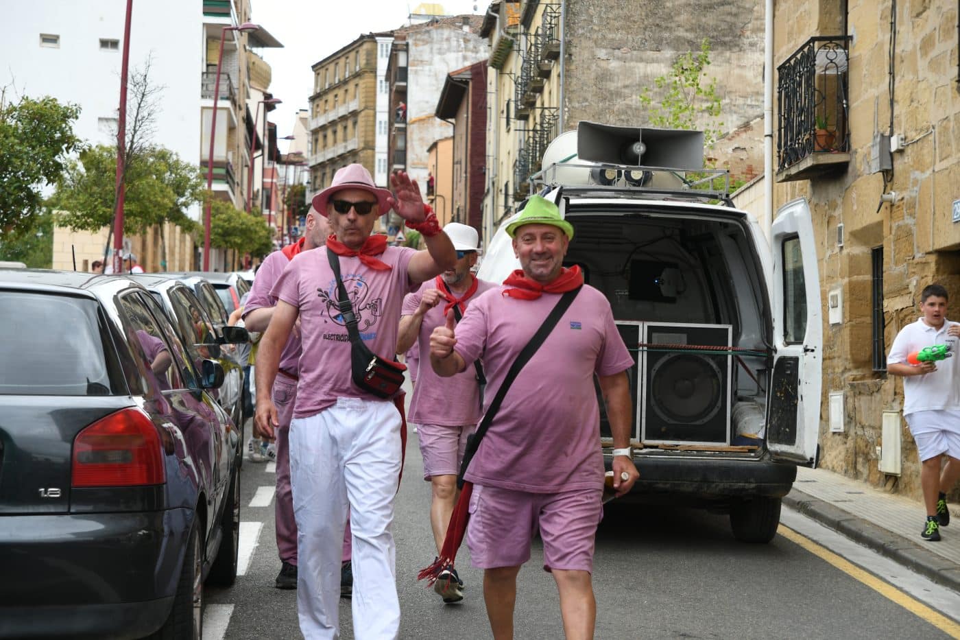 FOTOS: Las Vueltas convierten la Herradura de Haro en el gran epicentro de la fiesta tras la Batalla del Vino 77