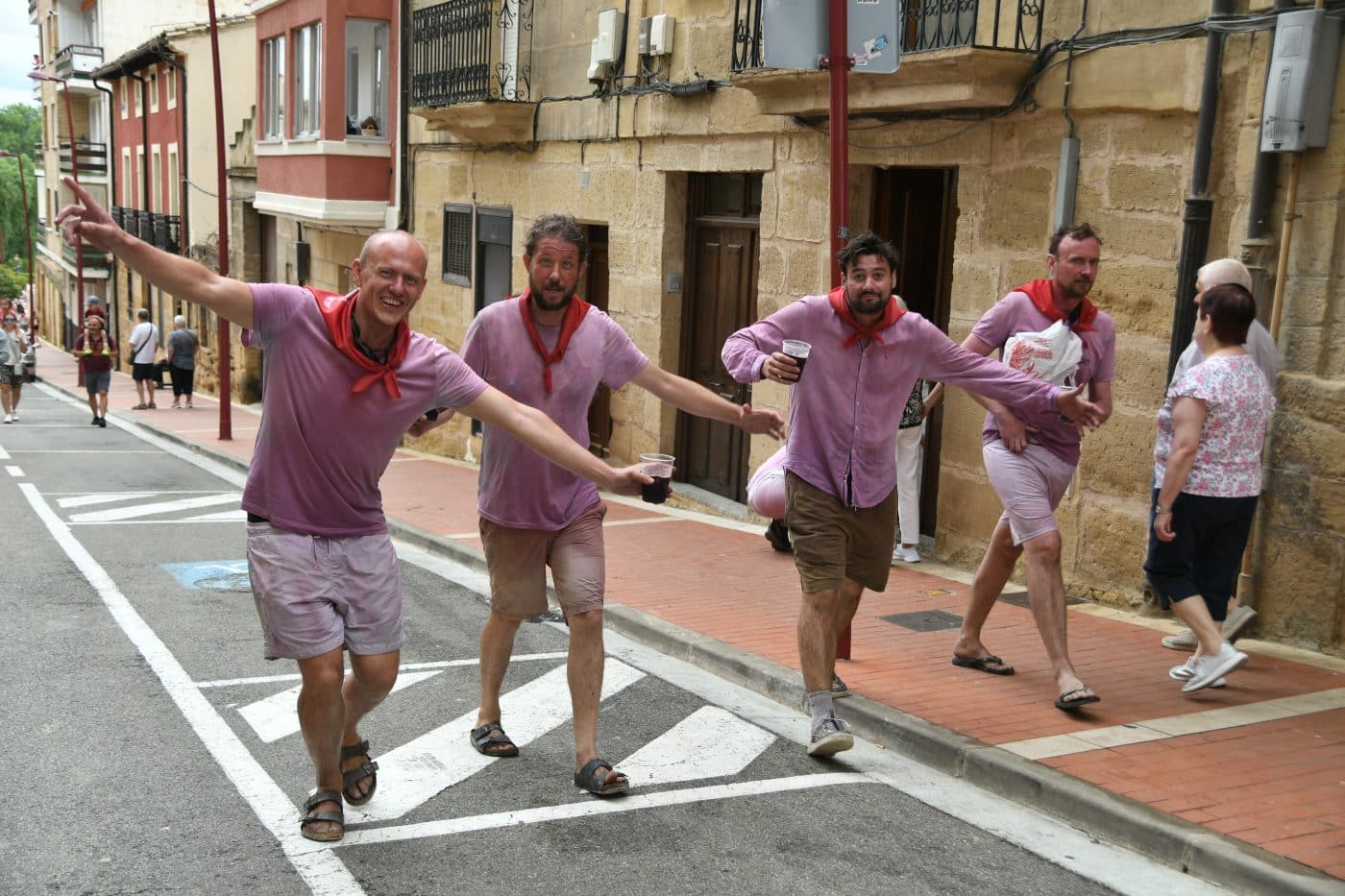 FOTOS: Las Vueltas convierten la Herradura de Haro en el gran epicentro de la fiesta tras la Batalla del Vino 65