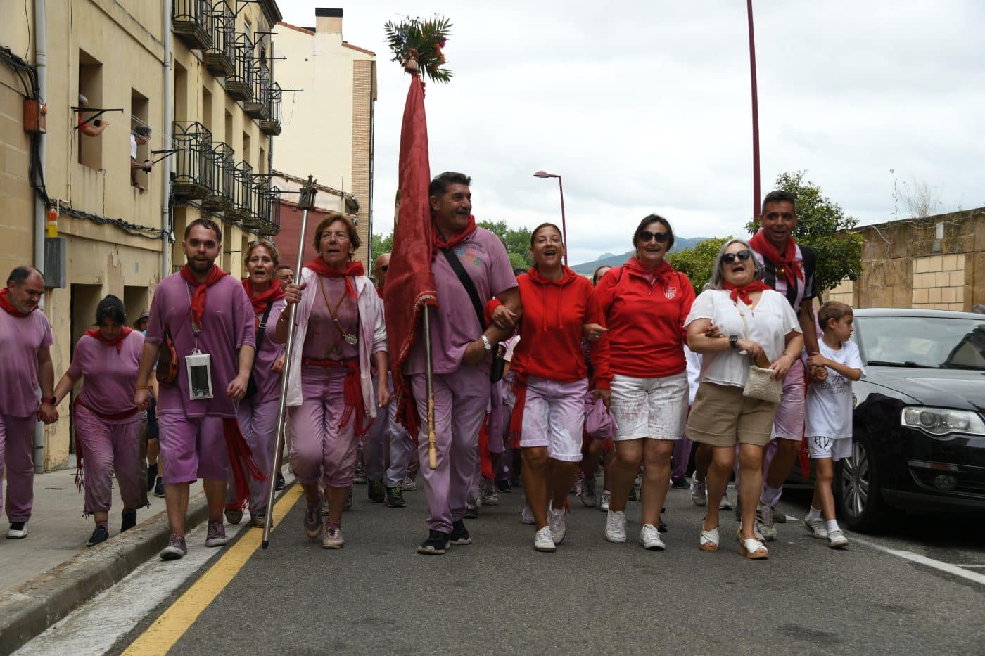 FOTOS: Las Vueltas convierten la Herradura de Haro en el gran epicentro de la fiesta tras la Batalla del Vino 71