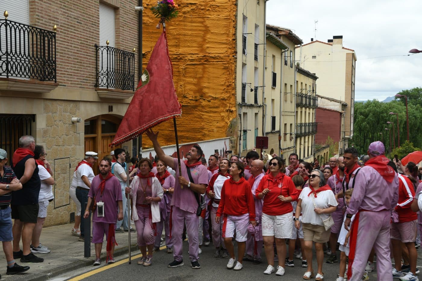 FOTOS: Las Vueltas convierten la Herradura de Haro en el gran epicentro de la fiesta tras la Batalla del Vino 59