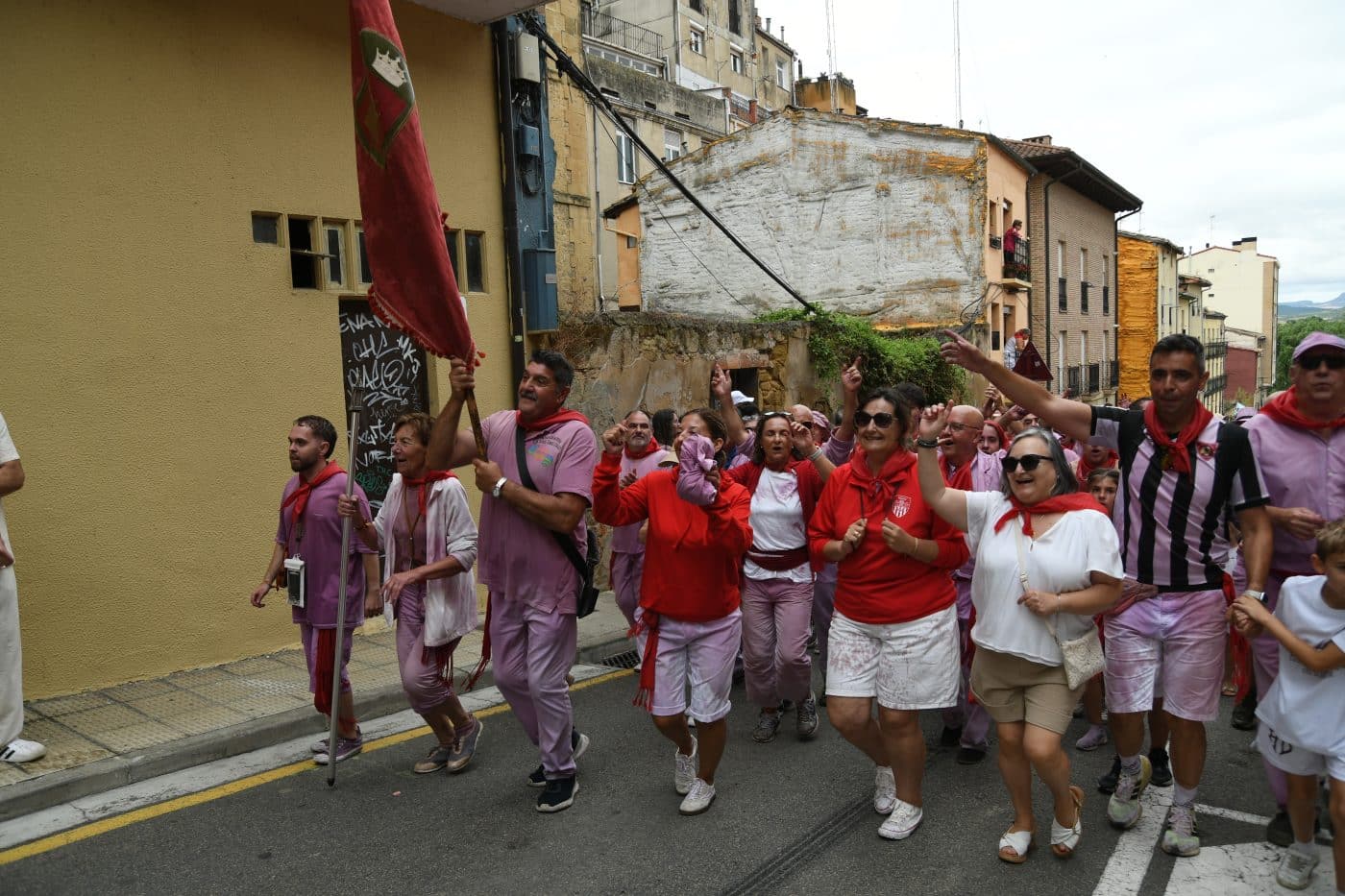 FOTOS: Las Vueltas convierten la Herradura de Haro en el gran epicentro de la fiesta tras la Batalla del Vino 64
