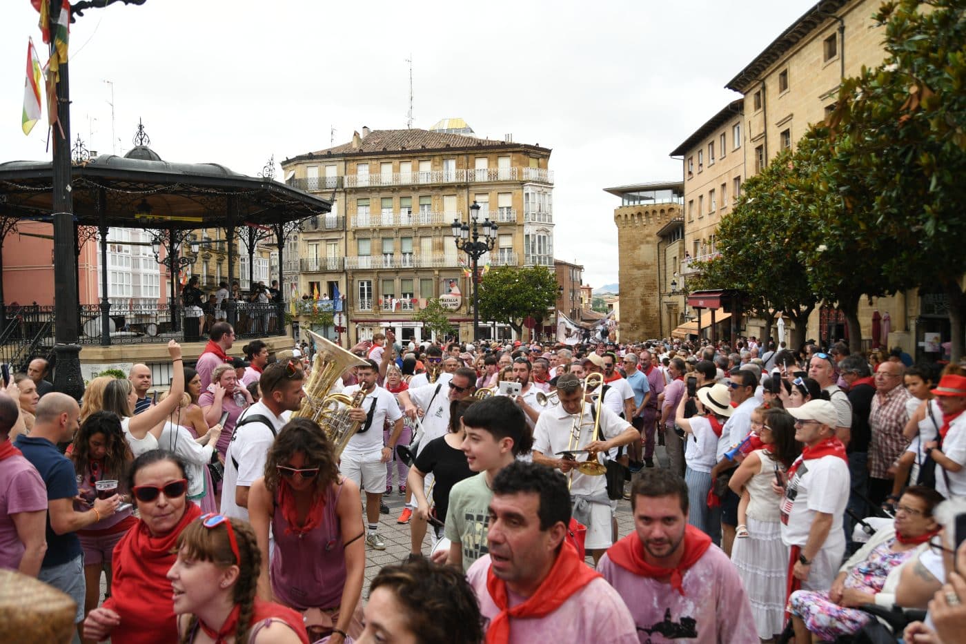 FOTOS: Las Vueltas convierten la Herradura de Haro en el gran epicentro de la fiesta tras la Batalla del Vino 49