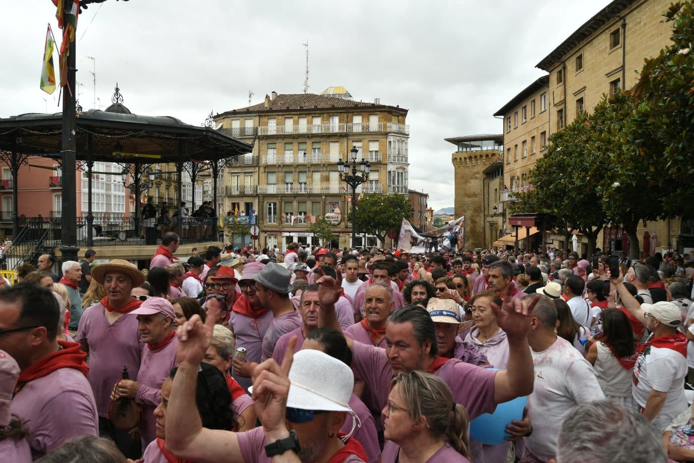 FOTOS: Las Vueltas convierten la Herradura de Haro en el gran epicentro de la fiesta tras la Batalla del Vino 45