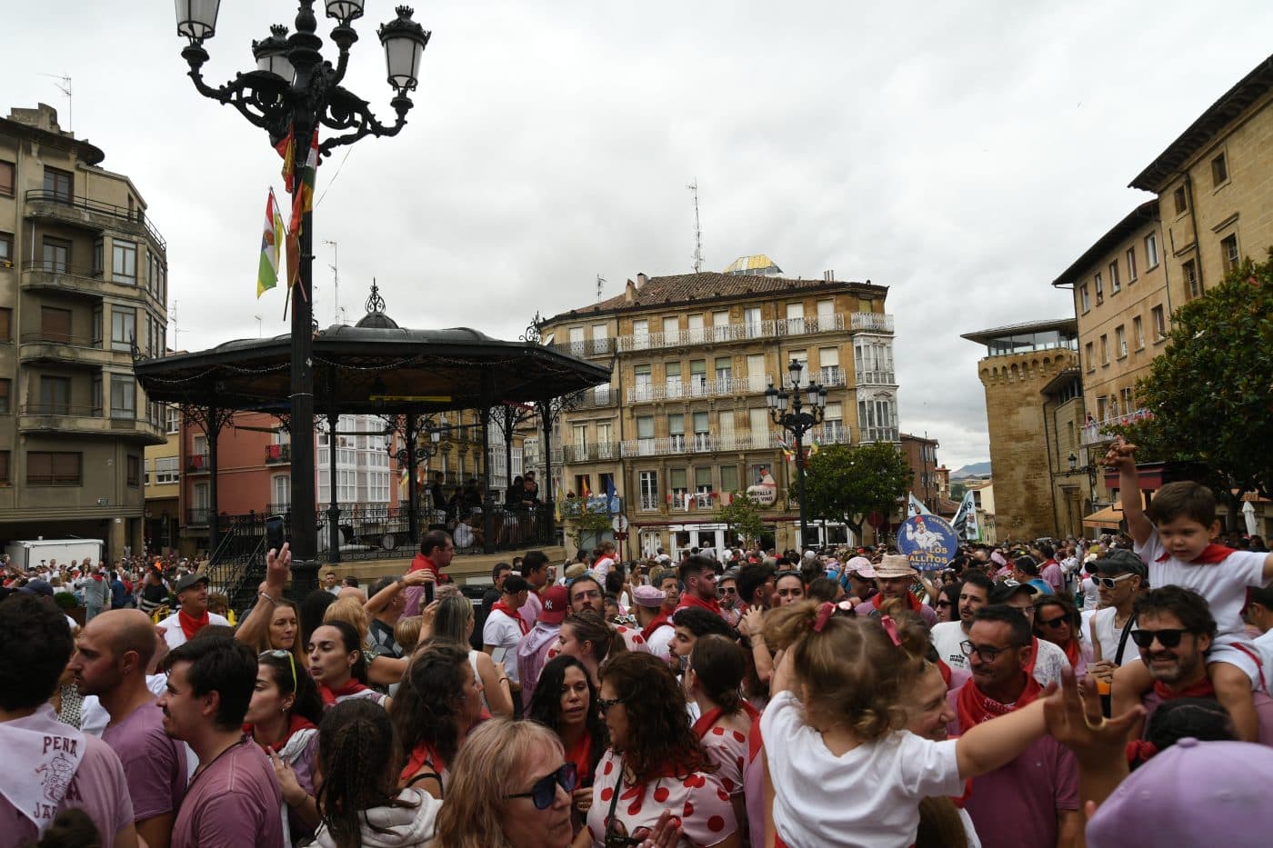 FOTOS: Las Vueltas convierten la Herradura de Haro en el gran epicentro de la fiesta tras la Batalla del Vino 26
