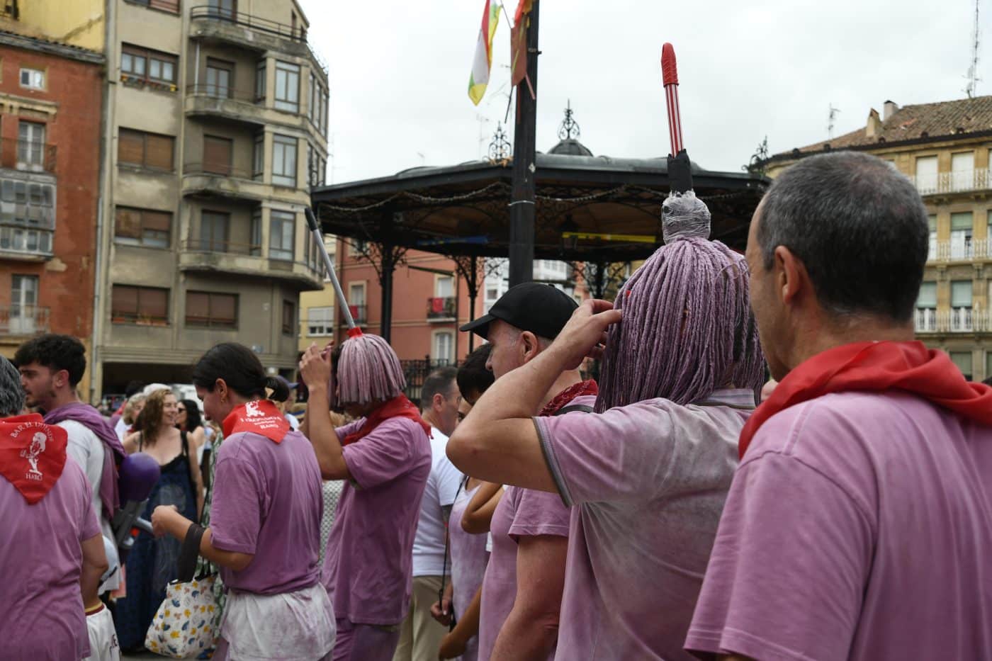 FOTOS: Las Vueltas convierten la Herradura de Haro en el gran epicentro de la fiesta tras la Batalla del Vino 28