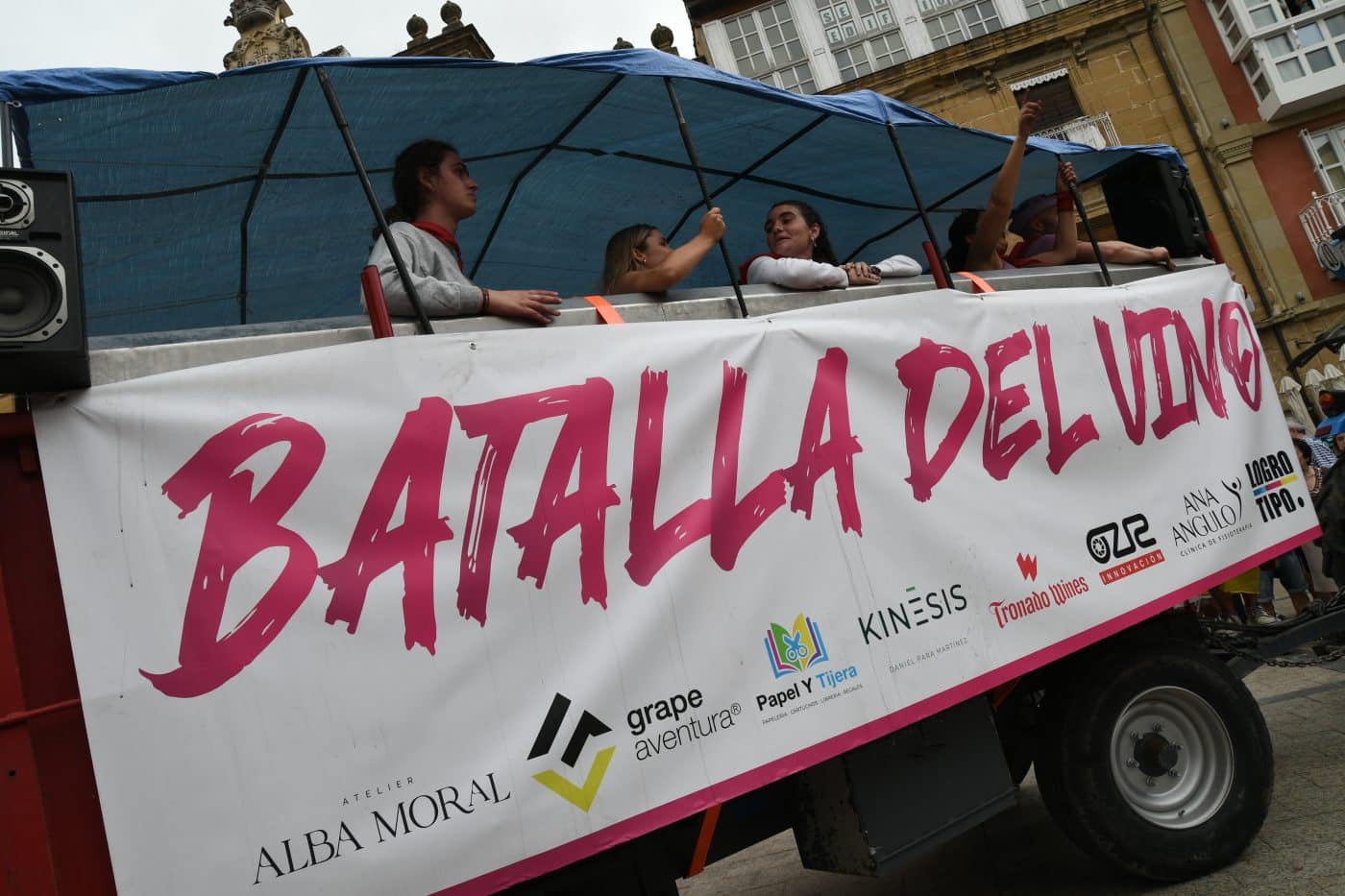 FOTOS: Las Vueltas convierten la Herradura de Haro en el gran epicentro de la fiesta tras la Batalla del Vino 81