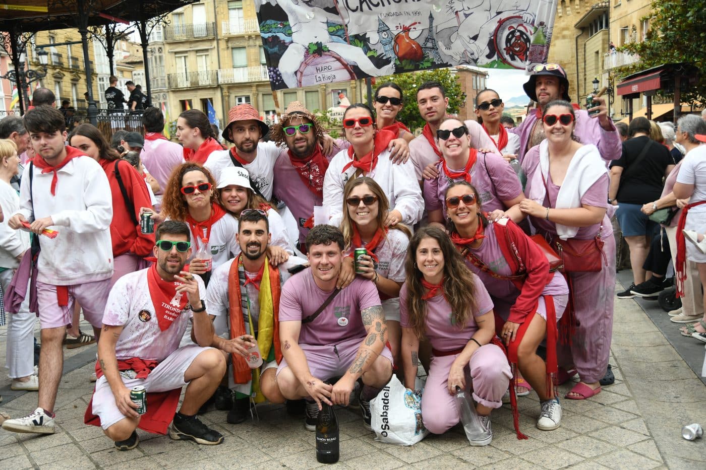 FOTOS: Las Vueltas convierten la Herradura de Haro en el gran epicentro de la fiesta tras la Batalla del Vino 19