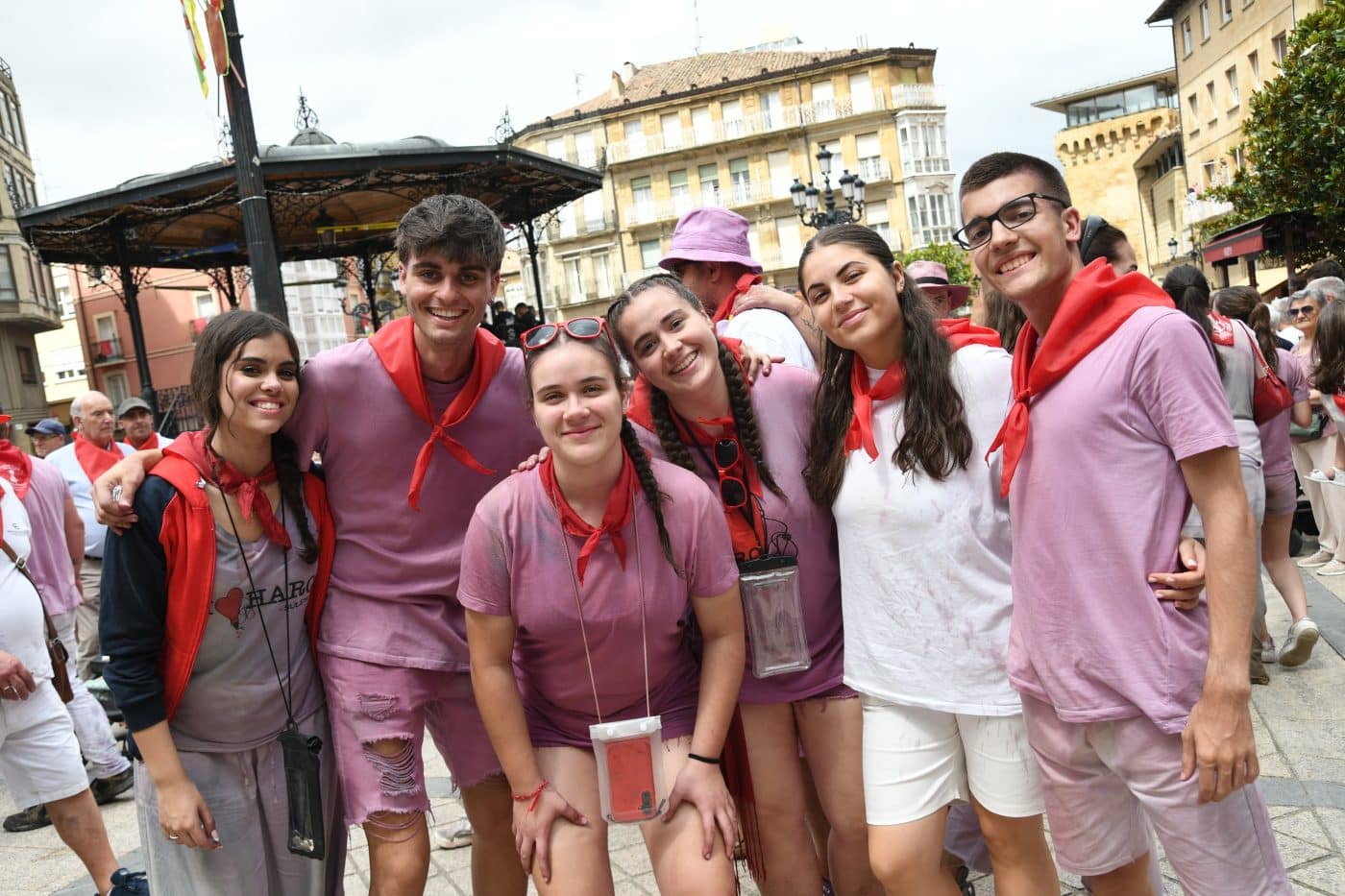 FOTOS: Las Vueltas convierten la Herradura de Haro en el gran epicentro de la fiesta tras la Batalla del Vino 30