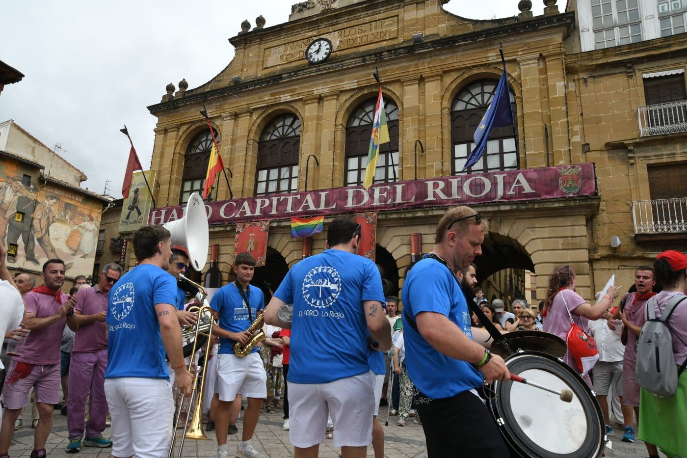FOTOS: Las Vueltas convierten la Herradura de Haro en el gran epicentro de la fiesta tras la Batalla del Vino 4