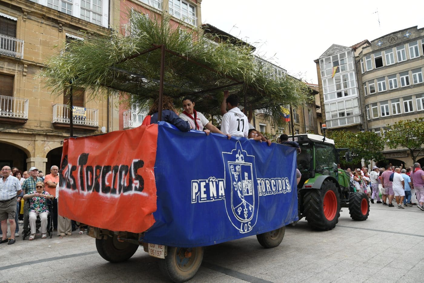 FOTOS: Las Vueltas convierten la Herradura de Haro en el gran epicentro de la fiesta tras la Batalla del Vino 6