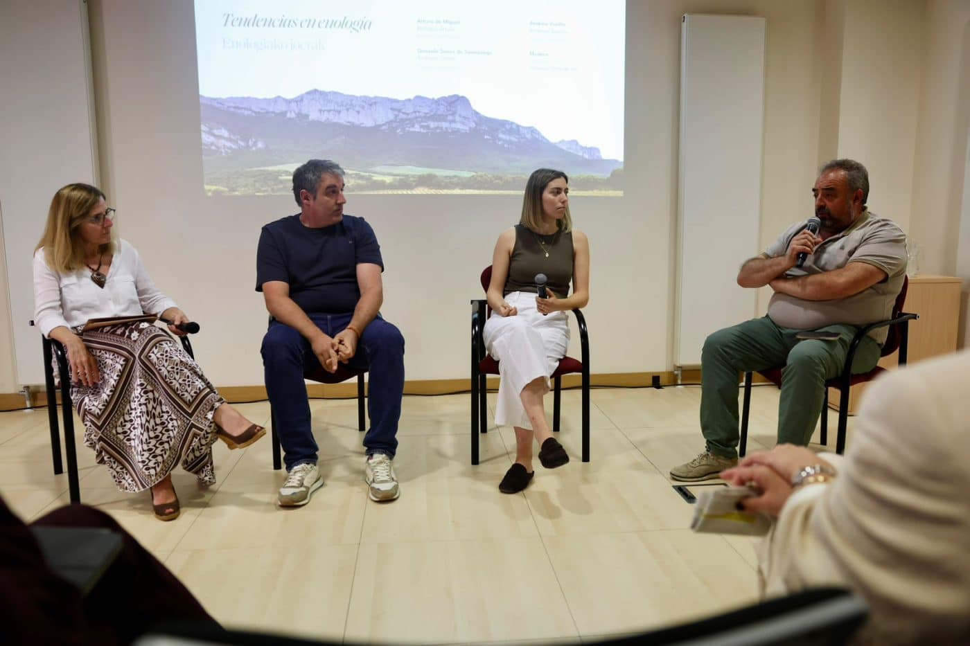 Laguardia acoge un acuerdo estratégico para afrontar los retos del vino del futuro 1