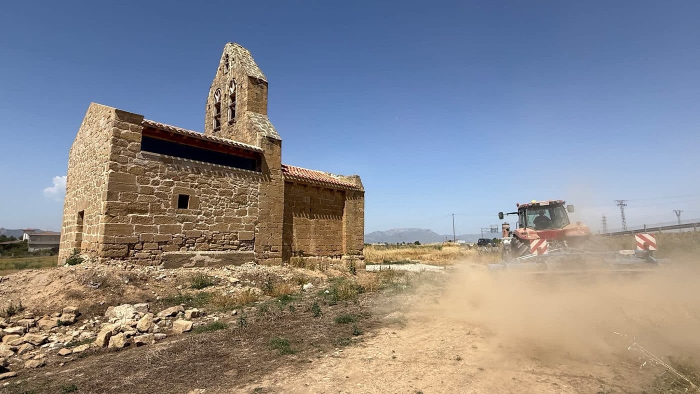 Un incendio en Casalarreina moviliza a agricultores y bomberos para evitar daños mayores 4 Un incendio en Casalarreina moviliza a agricultores y bomberos para evitar daños mayores 4