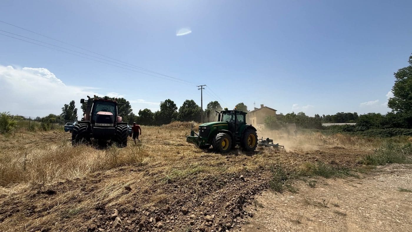 Un incendio en Casalarreina moviliza a agricultores y bomberos para evitar daños mayores 3 Un incendio en Casalarreina moviliza a agricultores y bomberos para evitar daños mayores 3