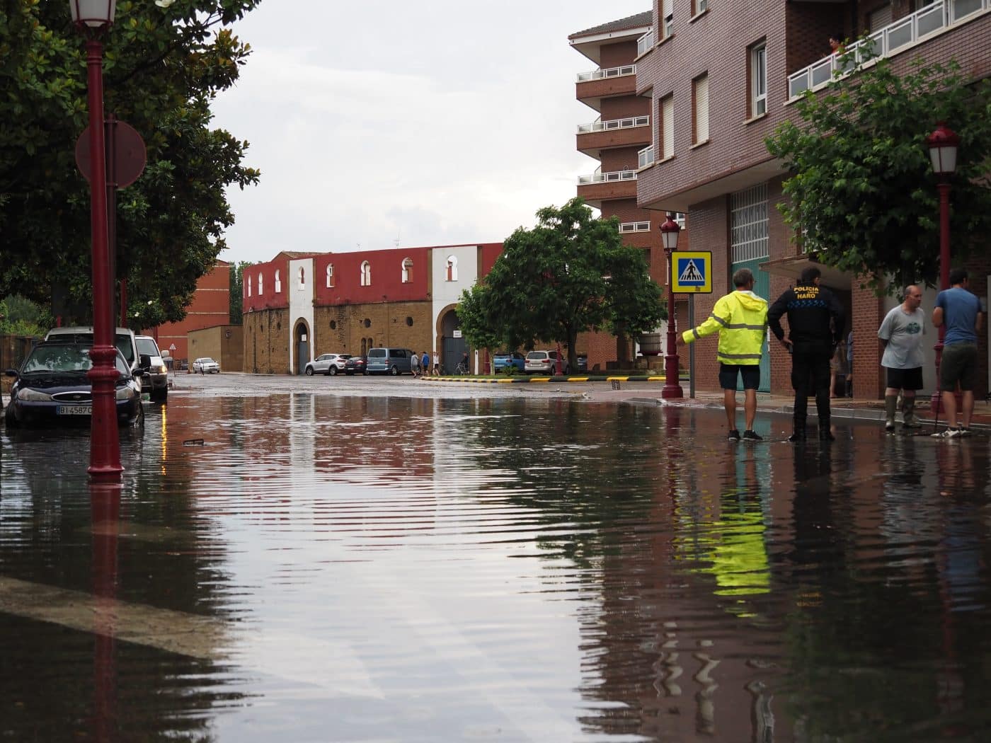 Una tromba de agua convierte varias calles de Haro en ríos 3