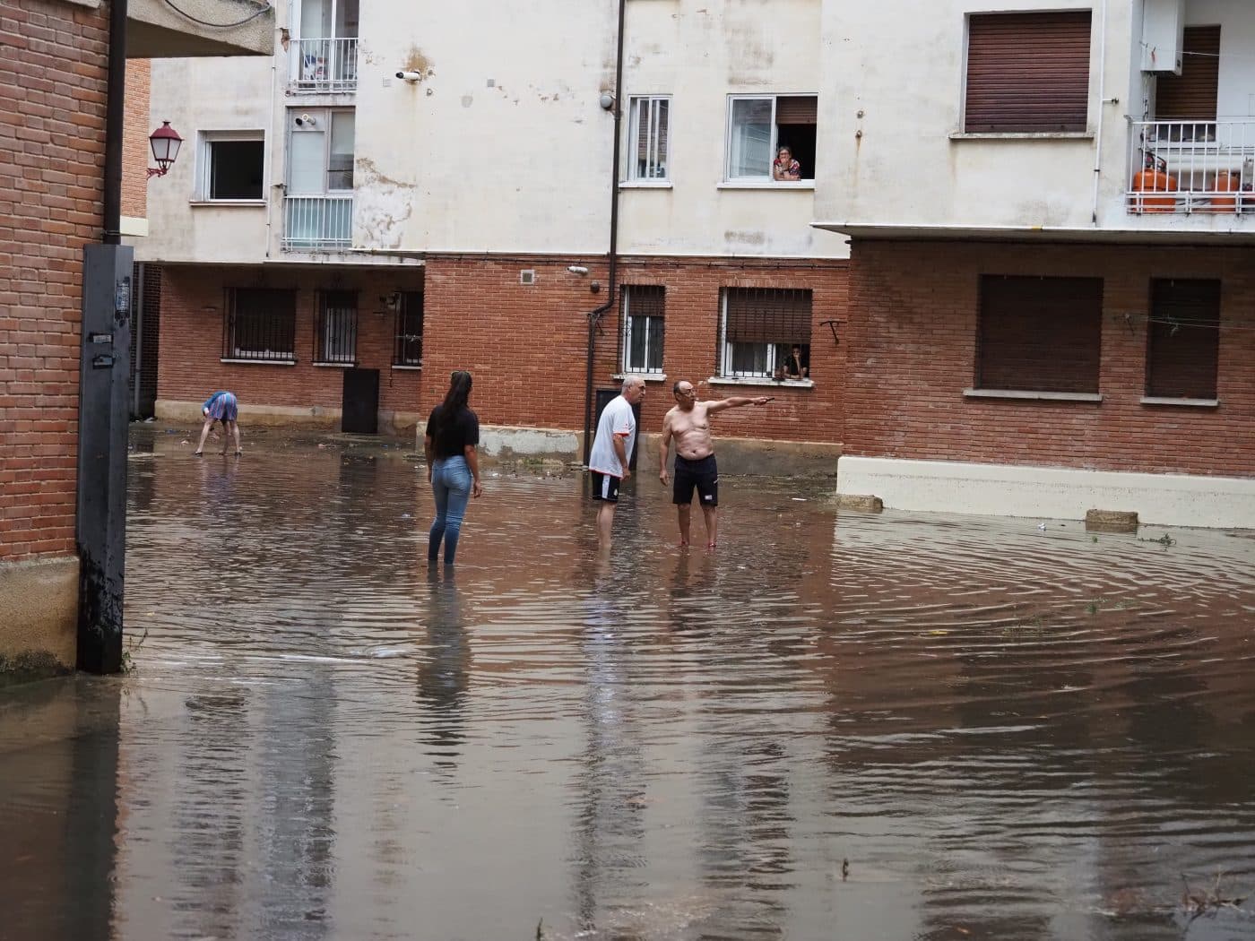 Una tromba de agua convierte varias calles de Haro en ríos 12