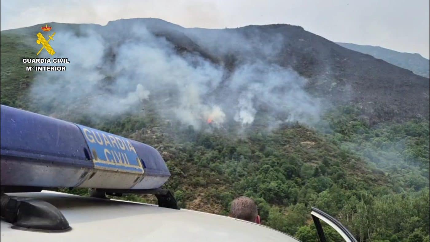 El incendio forestal de Ayabarrena, en Ezcaray, supera ya las 100 hectáreas afectadas y mantiene un amplio dispositivo de extinción 4