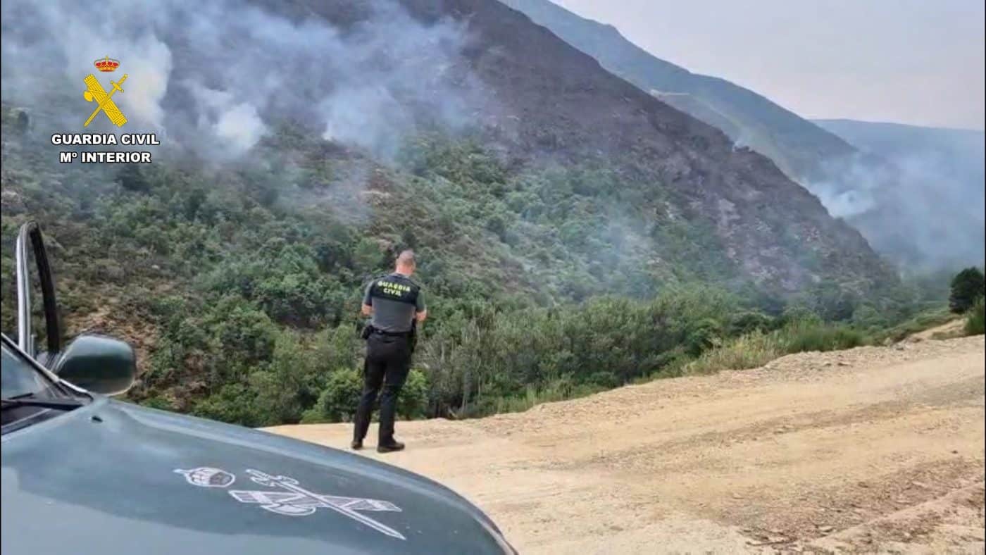 El incendio forestal de Ayabarrena, en Ezcaray, supera ya las 100 hectáreas afectadas y mantiene un amplio dispositivo de extinción 3