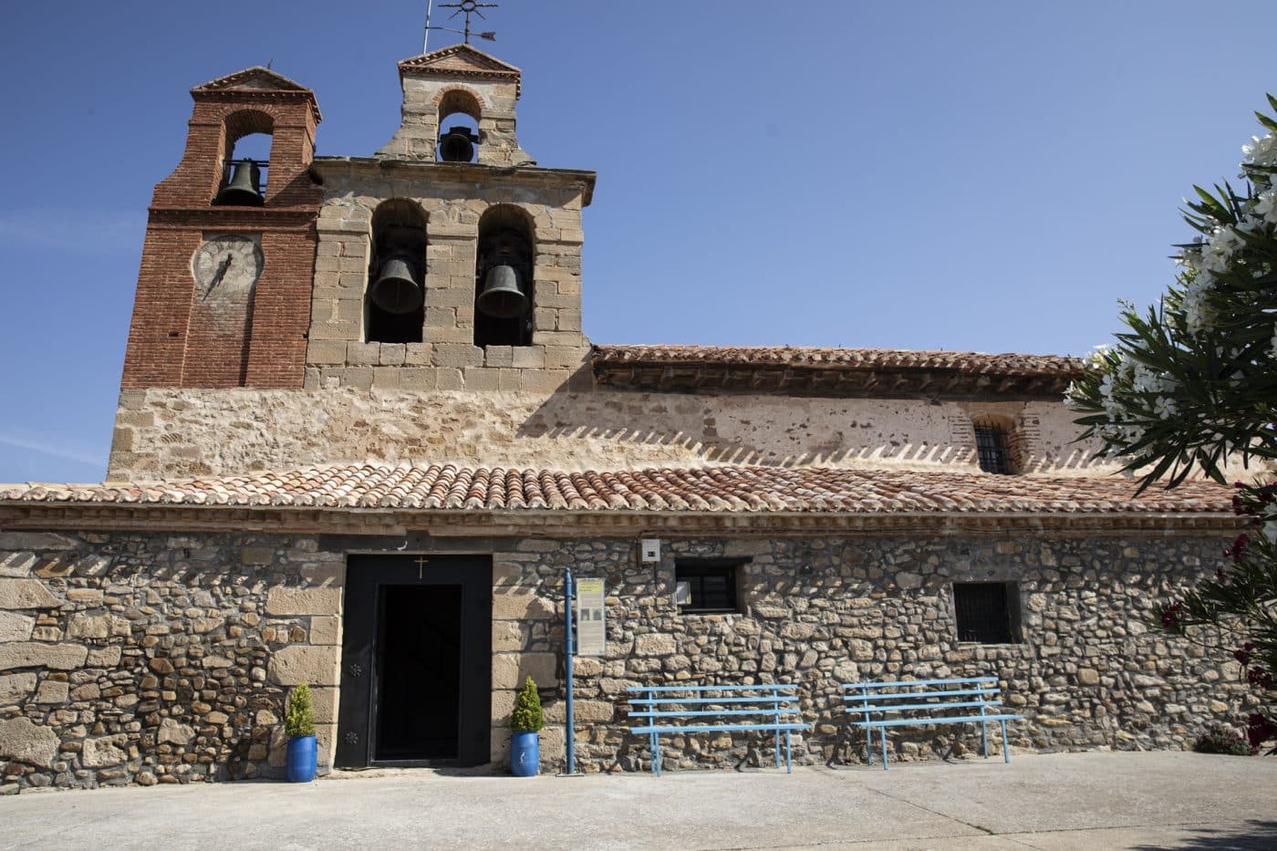 Finaliza la restauración del atrio de la iglesia de San Román de Morales tras una inversión de casi 50.000 euros 6 Finaliza la restauración del atrio de la iglesia de San Román de Morales tras una inversión de casi 50.000 euros 6