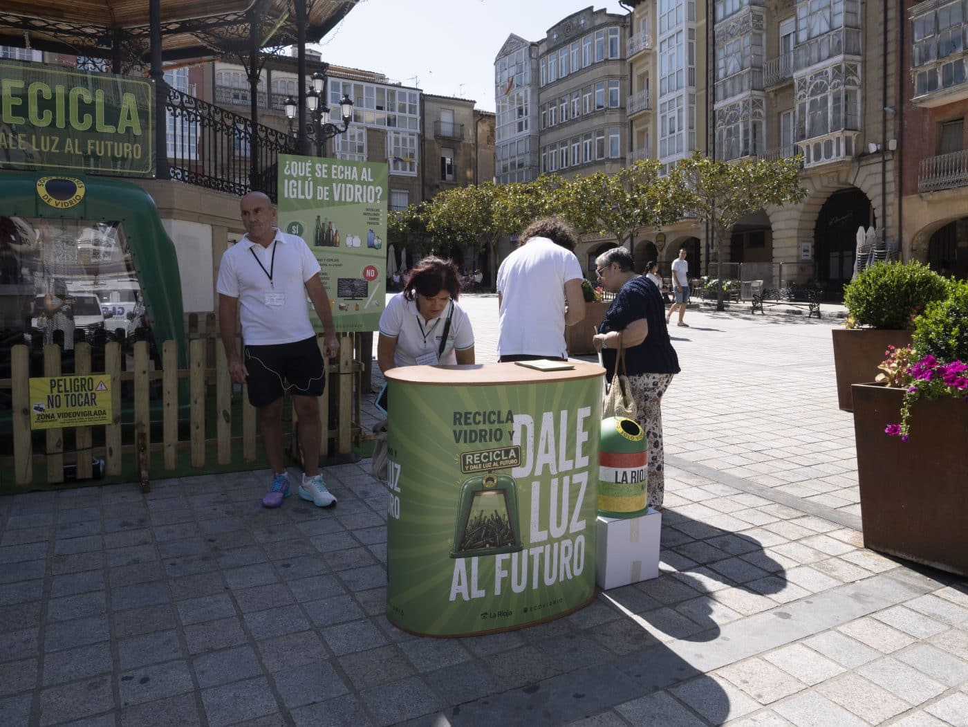 Haro enciende la campaña 'Recicla y dale luz al futuro' para seguir impulsando el reciclaje de vidrio 1