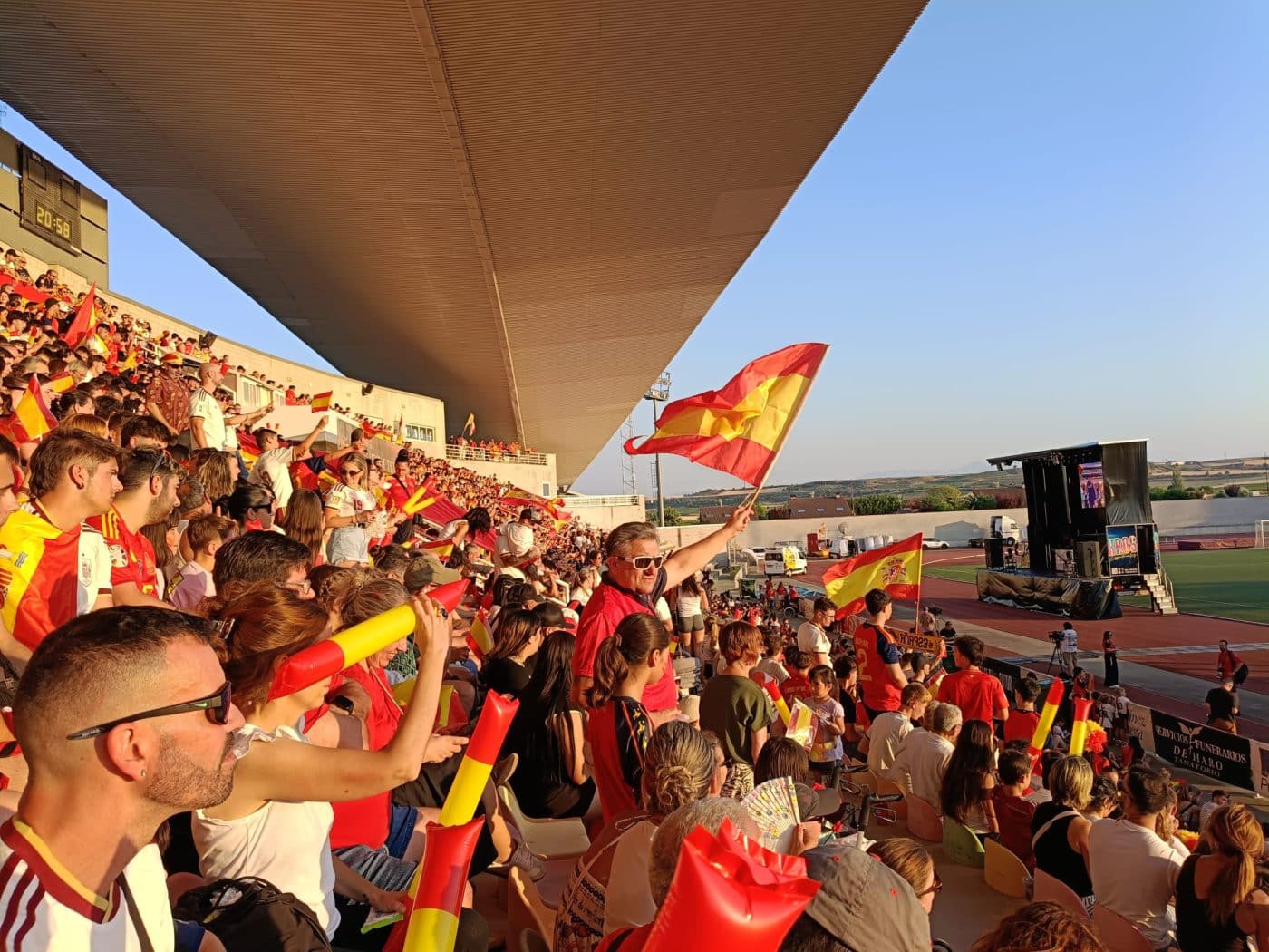 Haro toca el cielo con Luis de la Fuente: España vuelve a ser campeona del mundo 4 Haro toca el cielo con Luis de la Fuente: España vuelve a ser campeona del mundo 4