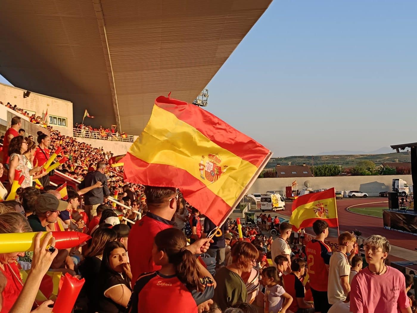 Haro toca el cielo con Luis de la Fuente: España vuelve a ser campeona del mundo 5 Haro toca el cielo con Luis de la Fuente: España vuelve a ser campeona del mundo 5