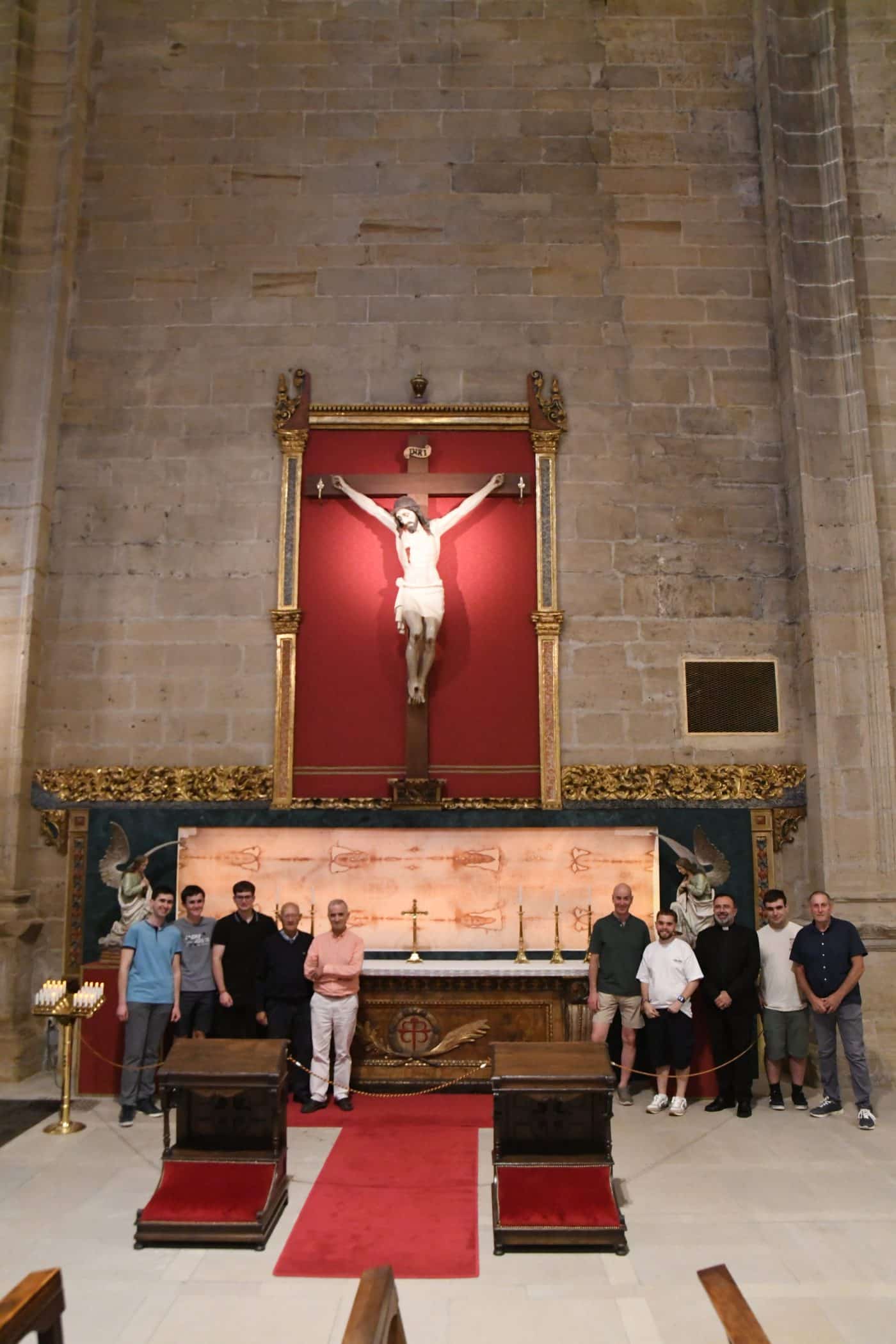 La parroquia de Santo Tomás de Haro inaugura el nuevo Retablo de la Sábana Santa tras más de seis meses de trabajo 18 La parroquia de Santo Tomás de Haro inaugura el nuevo Retablo de la Sábana Santa tras más de seis meses de trabajo 18