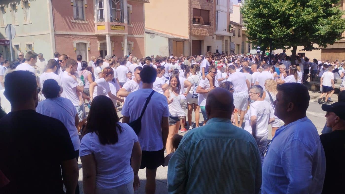 San Asensio vuelve a convertirse en capital del clarete con una nueva batalla multitudinaria 5
