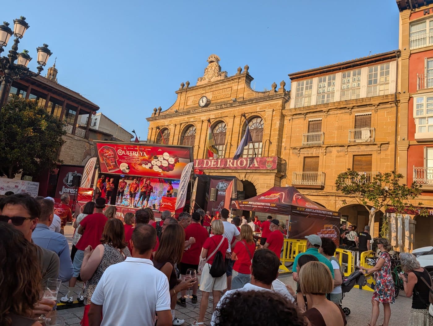 La VII Vuelta a España-Movimiento Ultreya culmina en Haro con una jornada festiva y 1.480 euros para la AD Toloño 8