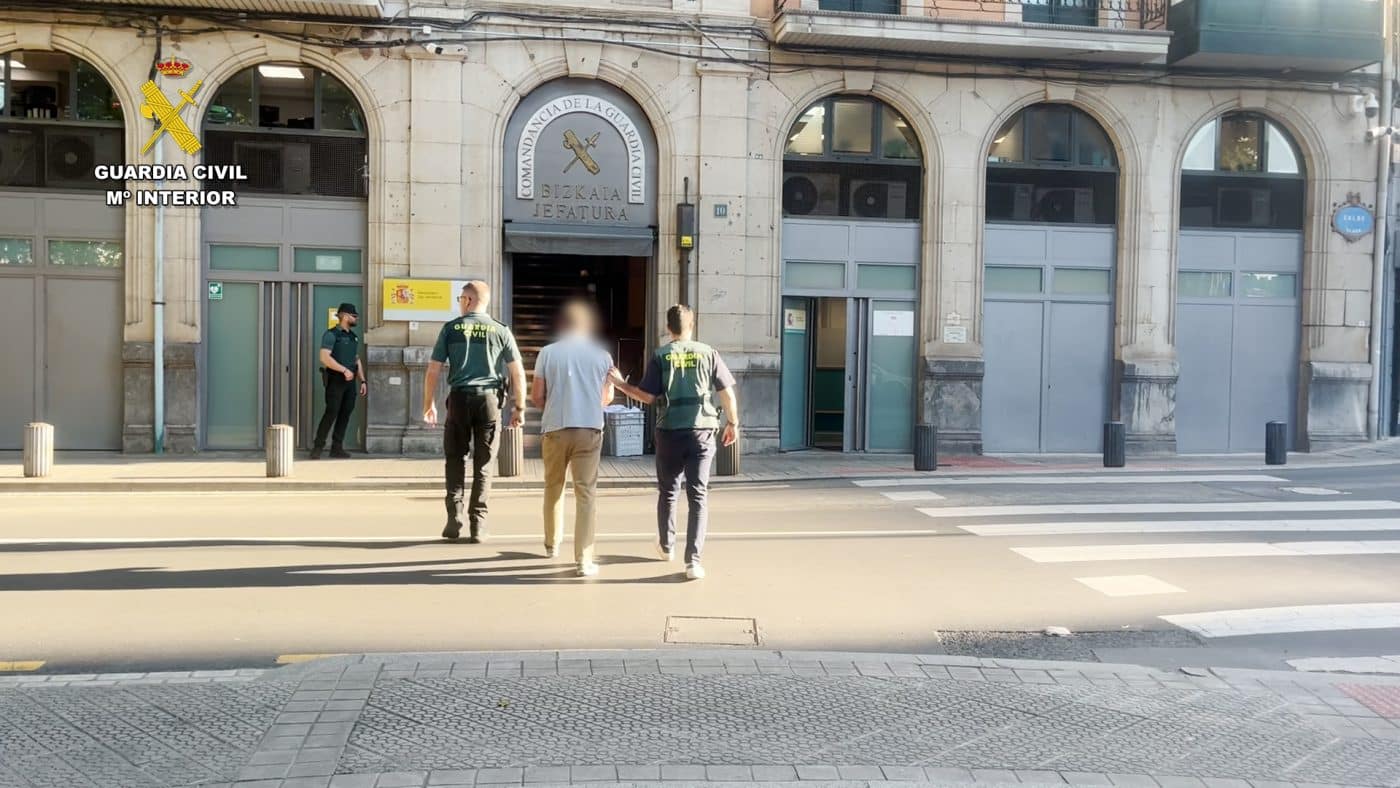 Desmantelada una red de estafas online tras defraudar más de 65.000 euros a una empresa riojana 1