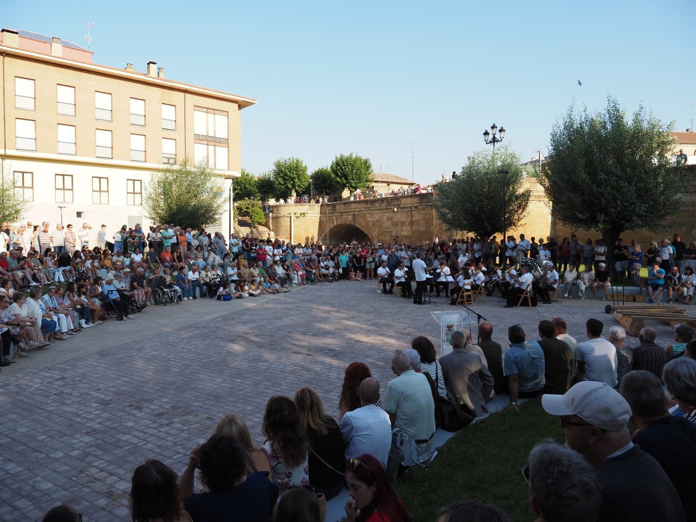 Casalarreina inaugura el nuevo Parque del Oja con una multitudinaria jornada de convivencia entre vecinos y veraneantes 21