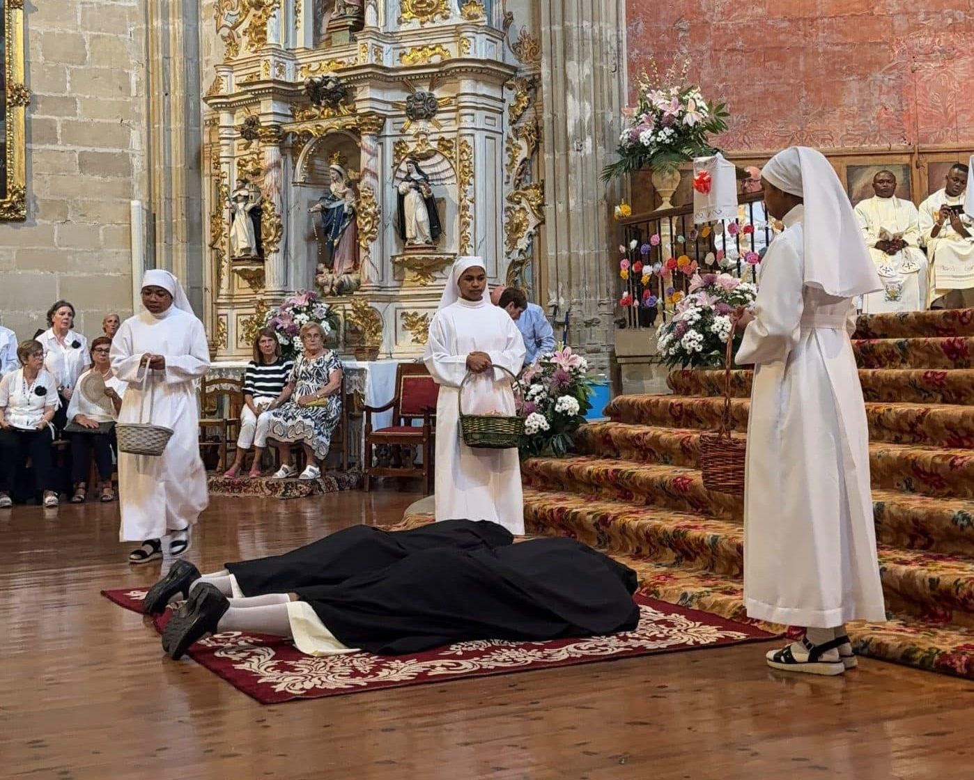 El Monasterio de Nuestra Señora de la Piedad de Casalarreina incorpora a dos nuevas religiosas dominicas 3 El Monasterio de Nuestra Señora de la Piedad de Casalarreina incorpora a dos nuevas religiosas dominicas 3