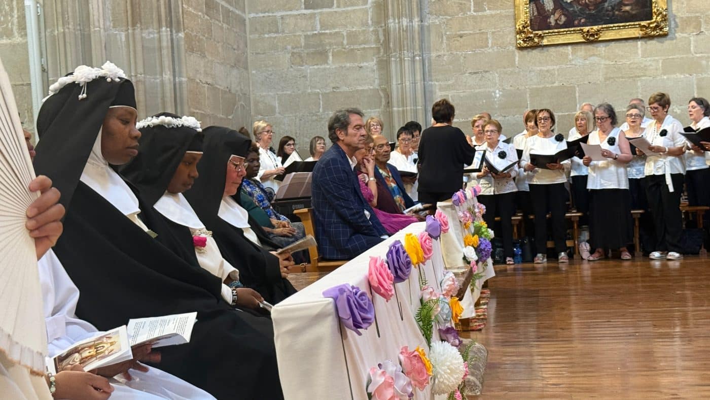 El Monasterio de Nuestra Señora de la Piedad de Casalarreina incorpora a dos nuevas religiosas dominicas 4 El Monasterio de Nuestra Señora de la Piedad de Casalarreina incorpora a dos nuevas religiosas dominicas 4